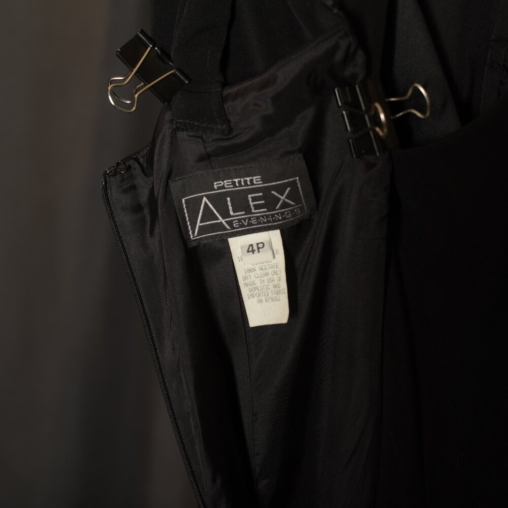 Beautiful Black Evening Gown/#104 - Picture 3 of 8